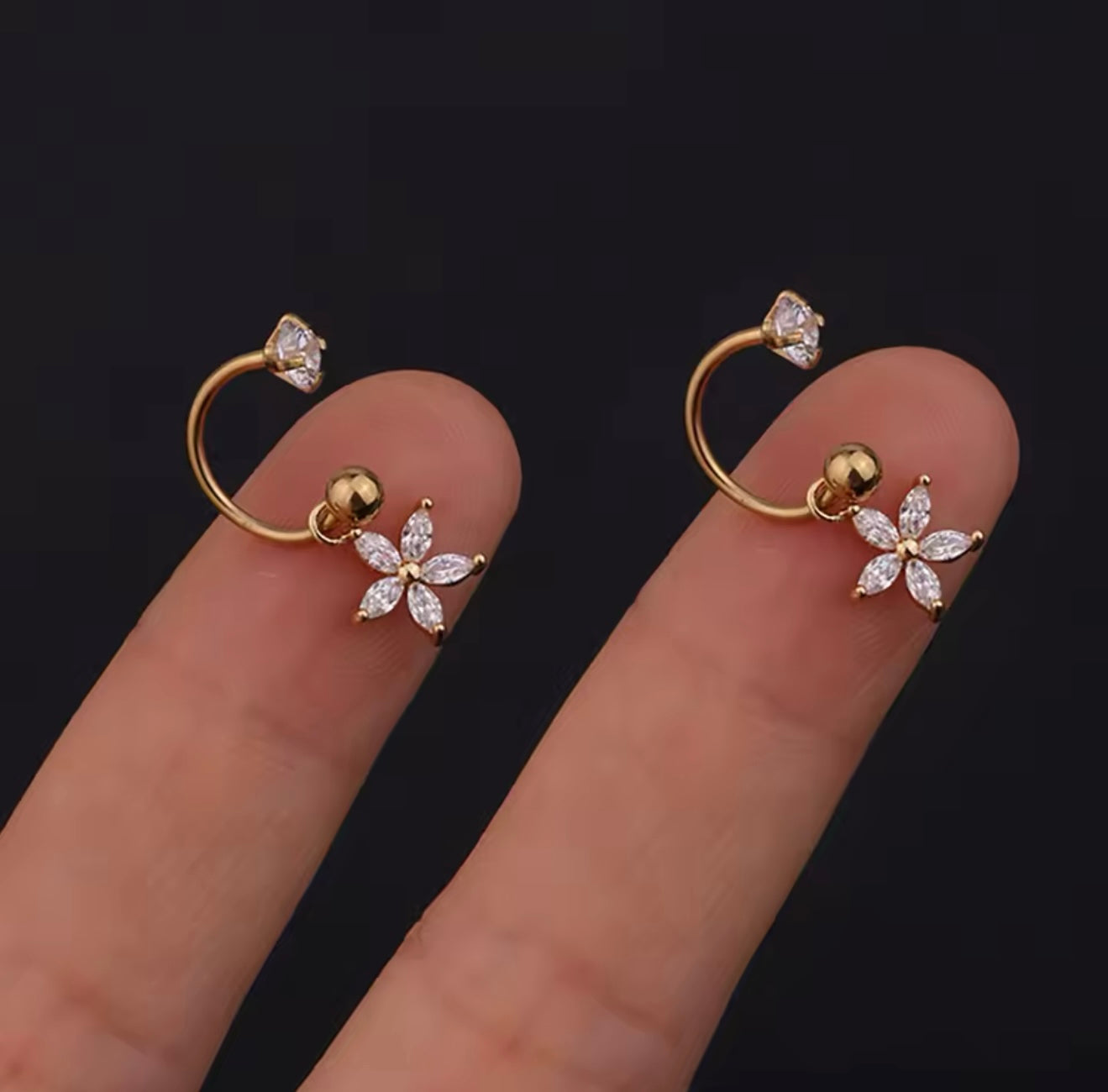 1 orecchino pendenti Mini in acciaio chirurgico colore oro