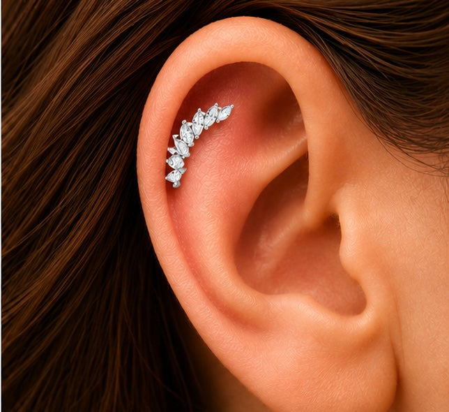 Piercing Labret Curvo con Zirconi Marquise – Titanio ASTM F-136