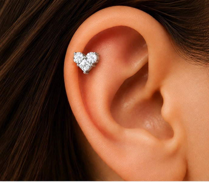 Piercing Labret Cuore con Zirconi – Titanio ASTM F136 – Filettatura Interna