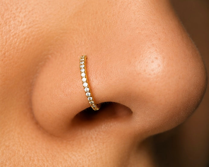 Piercing a Cerchio per Naso con zirconi – Titanio G23 ASTM F136 – Seamless Ring